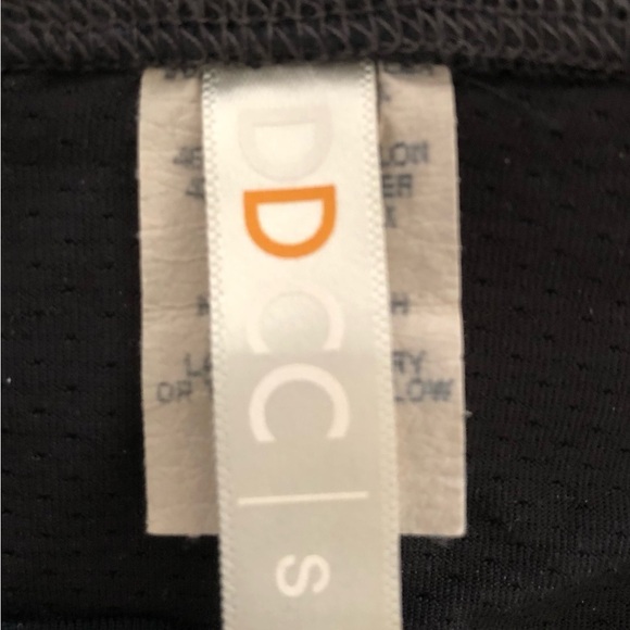 DDCC Capri Leggings SM~XSM - Picture 3 of 13